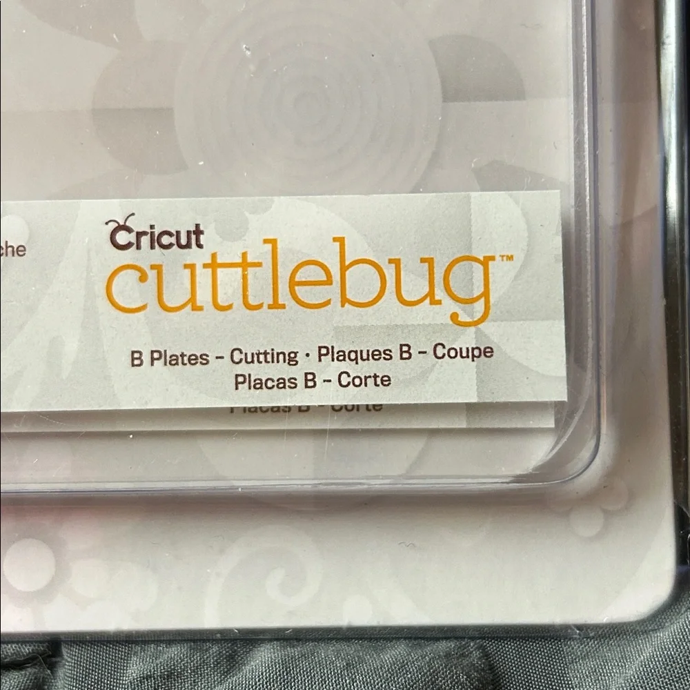 New Cricut Cuttlebug Adaptor Cutting plate B NWT 5.875”x 7.75” die cutting plate